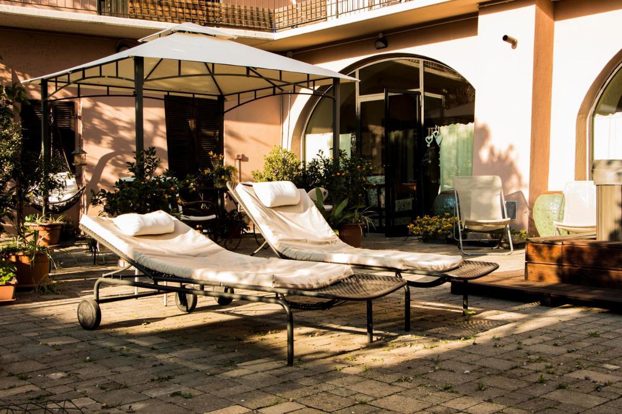 L'Aromatario Acomodação com café da manhã Neive Exterior foto